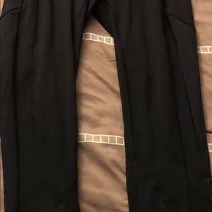 Lululemon mid ankle leggings.